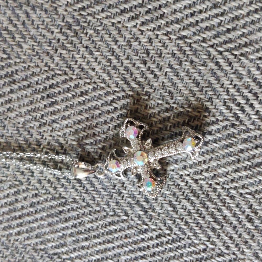 NWOT Cross Necklace